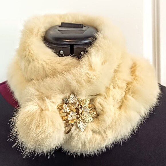 Vintage Fur Collar Brushed Matte Gold Pearl Rhinestone Floral Leaf Pin